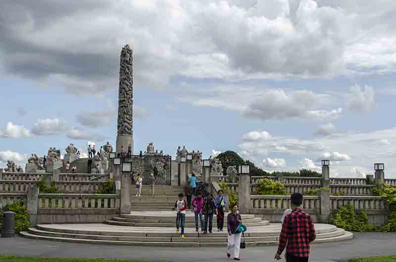 73 - Noruega - Oslo - parque Vigeland - El Monolito